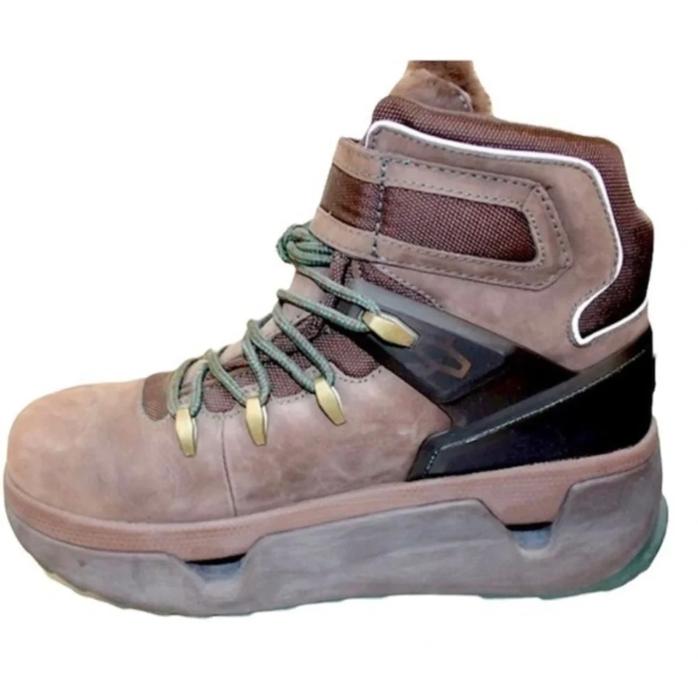 Waterproof Hiking / Snow UGG Boots 🥾Size: 10 / 43